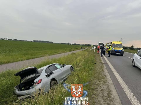 Trzy samochody w rowie, kilku rannych. Karambol na Wschodniej Obwodnicy Wrocławia [ZDJĘCIA] - 4
