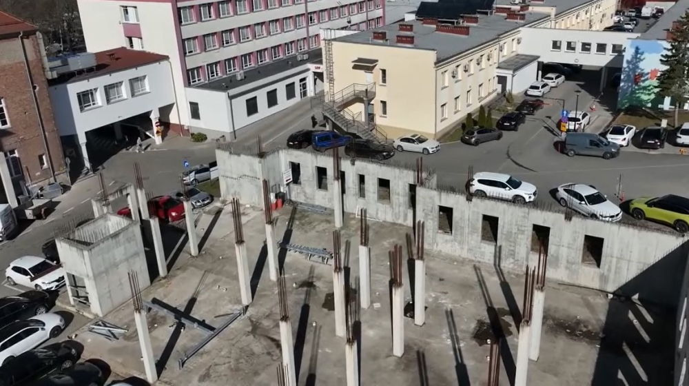 Miliony złotych na budowę nowego zakładu opiekuńczo-leczniczego w Bolesławcu. Oddział przyjmie 70 osób - W Bolesławcu powstaje nowy oddział opiekuńczo-leczniczy, który pomieści 70 osób. Fot: Jakub Thauer/Radio Wrocław
