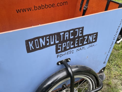 "To miejsce potrzebuje pomysłu na siebie". Trwają konsultacje społeczne w sprawie podwórka na wrocławskich Hubach - 0