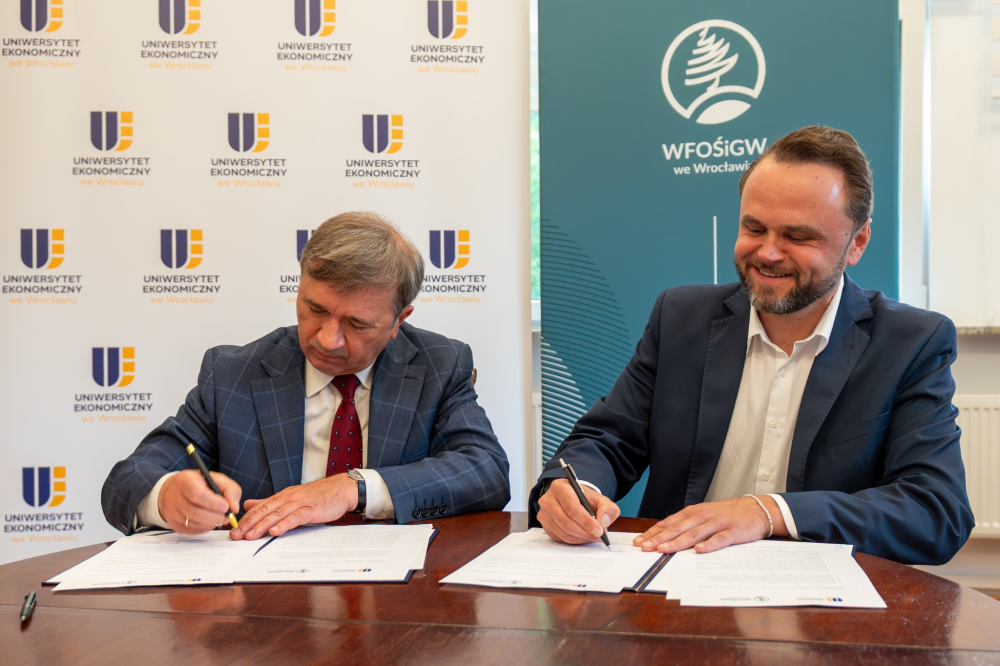 Czym są społeczności energetyczne? Dolny Śląsk rozpoczyna działania na rzecz transformacji w regionie - Wojewódzki Fundusz Ochrony Środowiska i Gospodarki Wodnej podpisał umowę z Uniwersytetem Ekonomicznym. Fot: WFOSiGW