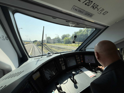 Pociąg przywiózł pierwszych pasażerów do Karpacza! Zobaczcie ZDJĘCIA, WIDEO - 7