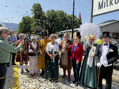 Pociąg przywiózł pierwszych pasażerów do Karpacza! Zobaczcie ZDJĘCIA, WIDEO - 12