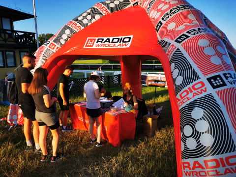 Nocne bieganie z Radiem Wrocław! Emocje na Torze Wyścigów Konnych Partynice - 2