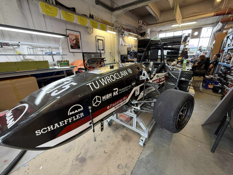 Pierwszy wyścig w sezonie i od razu sukces. PWR Racing Team ze zwycięstwem na Węgrzech - 4