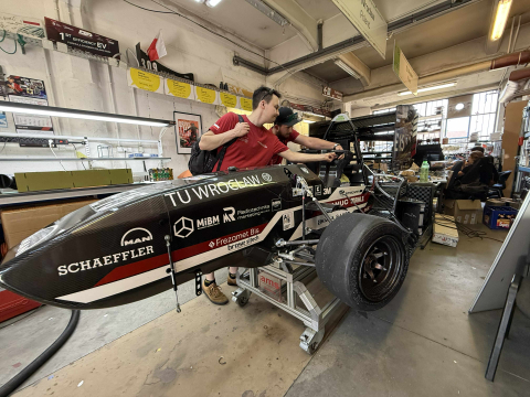 Pierwszy wyścig w sezonie i od razu sukces. PWR Racing Team ze zwycięstwem na Węgrzech - 5