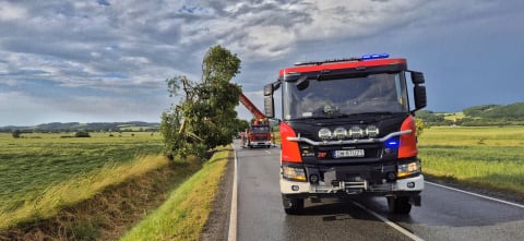 Ulewne deszcze i gwałtowne burze nad Dolnym Śląskiem. Kilkaset strażackich interwencji - 2