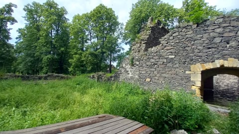 Wieża obronno-mieszkalna na Zamku Grodziec odzyskuje dawny blask. To początek dużych remontów - 1