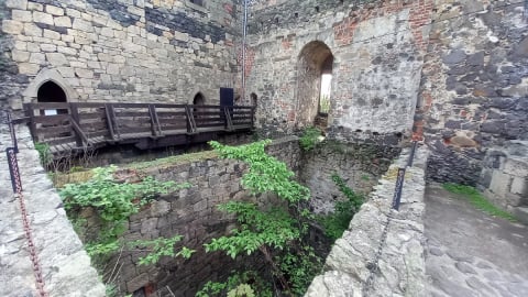 Wieża obronno-mieszkalna na Zamku Grodziec odzyskuje dawny blask. To początek dużych remontów - 4