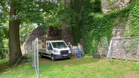 Wieża obronno-mieszkalna na Zamku Grodziec odzyskuje dawny blask. To początek dużych remontów - 6