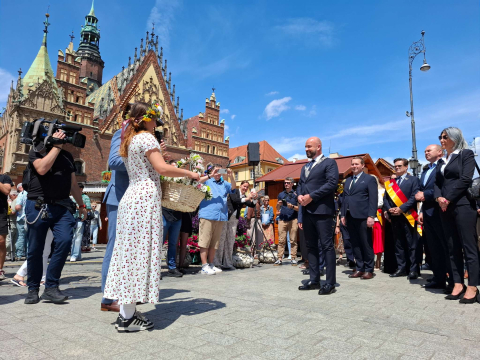 Święto Wrocławia. Pochód radnych Rady Miejskiej Wrocławia i uroczysta sesja [ZDJĘCIA] - 12