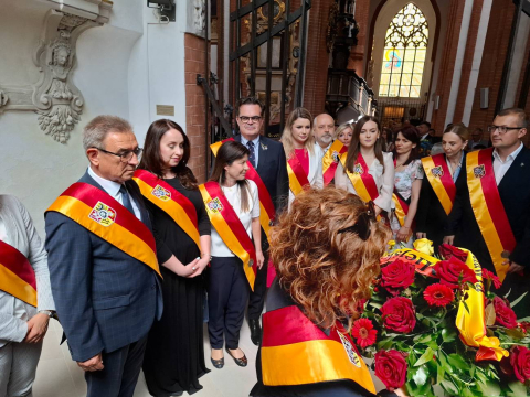 Święto Wrocławia. Pochód radnych Rady Miejskiej Wrocławia i uroczysta sesja [ZDJĘCIA] - 2