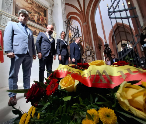 Święto Wrocławia. Pochód radnych Rady Miejskiej Wrocławia i uroczysta sesja [ZDJĘCIA] - 4