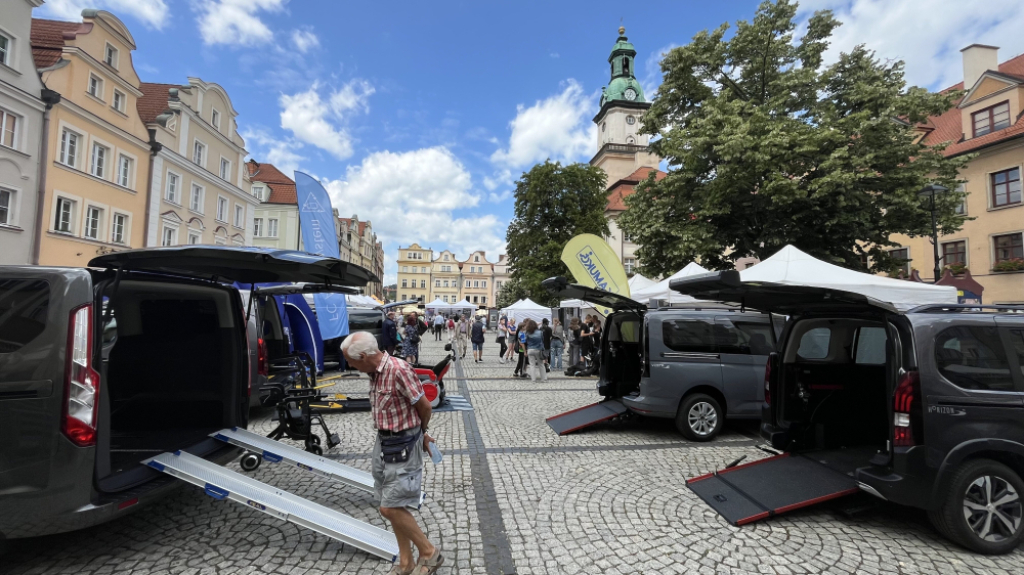 Góry bez barier. Jelenia Góra zachęca do wyjścia z domu - Targi Turystyki Dostępnej: technologia, motywacja i siła historii/ fot. Maciej Ryłkiewicz