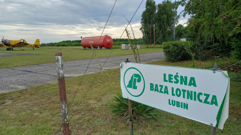 To oni gaszą pożary z powietrza. Ekipa Leśnej Bazy Lotniczej w Lubinie rozpoczyna coroczną służbę - 14