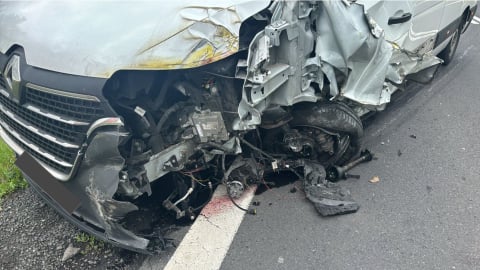 Zderzenie dwóch busów z pasażerami na trasie Bolków- Jelenia Góra. Droga jest zablokowana - 1
