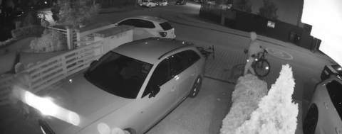 To już plaga! Złodzieje na rowerach okradają samochody na Ołtaszynie. Mieszkańcy mają dosyć, a policja uspokaja - 3