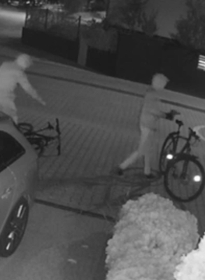 To już plaga! Złodzieje na rowerach okradają samochody na Ołtaszynie. Mieszkańcy mają dosyć, a policja uspokaja - 6
