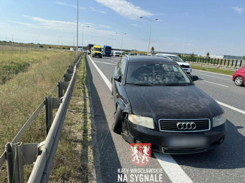 Poważny wypadek na AOW. Dwie osoby w szpitalu po zderzeniu [ZDJĘCIA] - 1