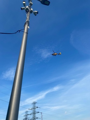 Dramatyczne sceny na kąpielisku pod Wrocławiem. 17-latek skakał do wody mimo zakazu, interweniował helikopter LPR - 0