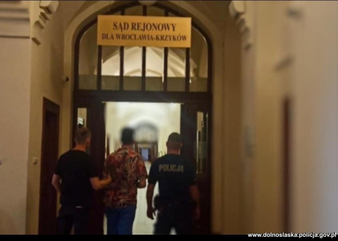 Miał przy sobie prawie kilogram narkotyków, próbował uciec policjantom. 26-latek tymczasowo aresztowany - 3