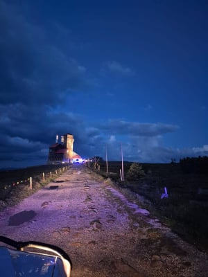 Pożar w budynku RTON na Śnieżnych Kotłach! Nocna akcja strażaków i ratowników. Znamy przyczyny pożaru - 0