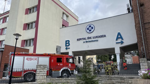 Ponad 40 osób ewakuowanych ze szpitala w Bolesławcu! Wyciek gazu podczas remontu [ZDJĘCIA] - 4