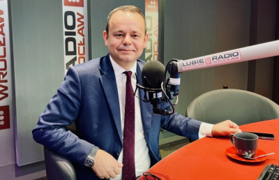 Sp&oacute;r w klubie radnych PiS. Przewodniczący Piotr Karwan jednak nie został odwołany. "Działania te miały wadę prawną"