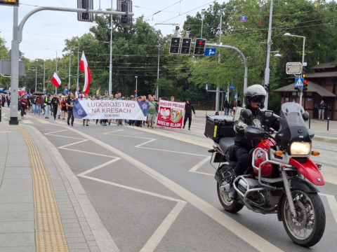 Rocznica krwawej niedzieli na Wołyniu. Na Marszu Pamięci we Wrocławiu padały antyukraińskie hasła - 2