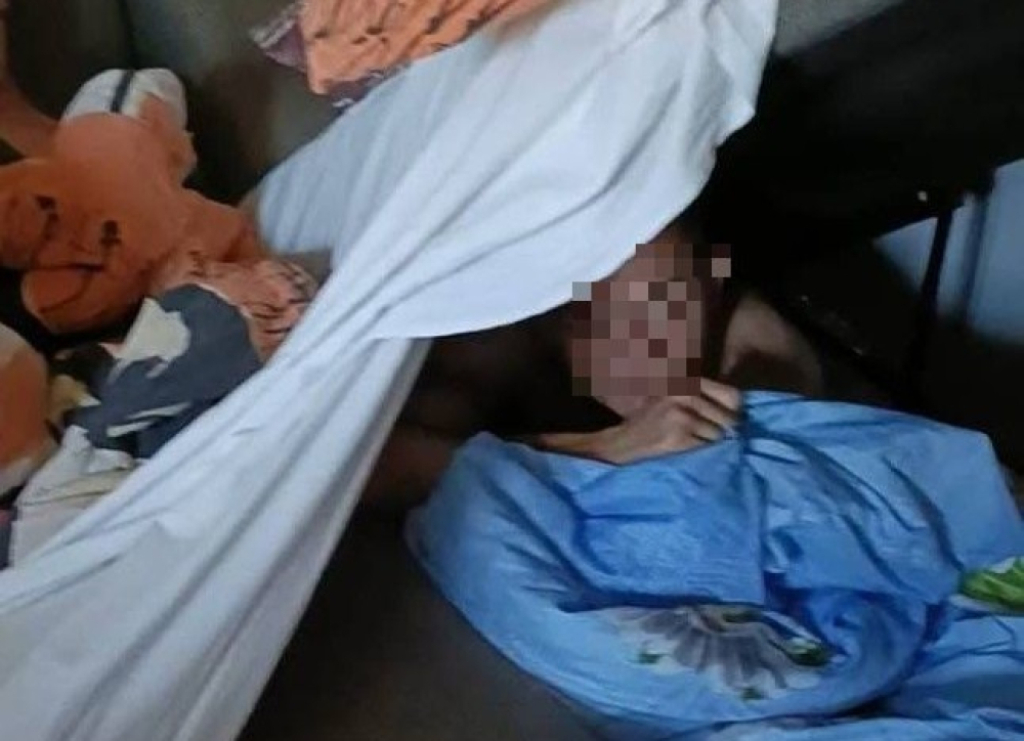 Prosto z łóżka do policyjnej celi. Nietypowa kryjówka poszukiwanego 41-latka - Poszukiwany przez policję 41-latek ukrywał się w łóżku.