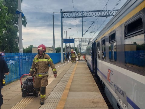 Pożar w pociągu relacji Wrocław-Gdynia. Ewakuowano 60 osób, duże utrudnienia dla pasażerów - 4