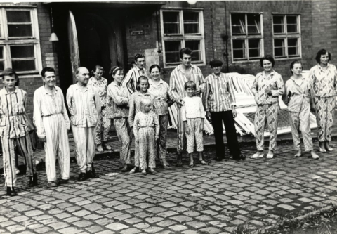"Nie wracałam do domu, bo się bałam". 62. rocznica epidemii czarnej ospy we Wrocławiu [ARCHIWALNE ZDJĘCIA] - 9