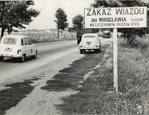 "Nie wracałam do domu, bo się bałam". 62. rocznica epidemii czarnej ospy we Wrocławiu [ARCHIWALNE ZDJĘCIA] - 2
