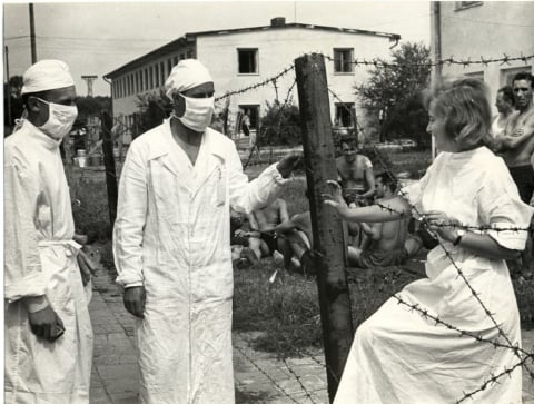 "Nie wracałam do domu, bo się bałam". 62. rocznica epidemii czarnej ospy we Wrocławiu [ARCHIWALNE ZDJĘCIA] - 7
