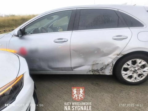 Karambol we Wrocławiu, kolizja na A4 i dachowanie. Niebezpieczne popołudnie na drogach [ZDJĘCIA] - 0