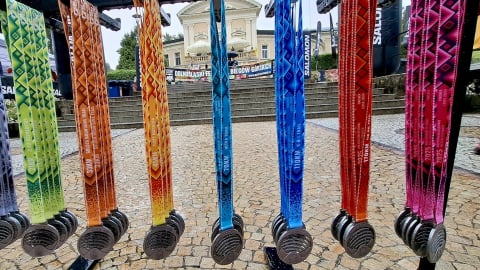 Biegną nawet 240 kilometrów! Wystartowała 13. edycja Dolnośląskiego Festiwalu Biegów Górskich - 0