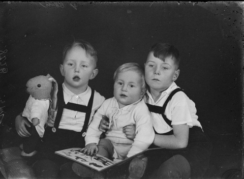 Ponad trzy tysiące fotografii sprzed 100 lat powróciło do Barda. Potrafisz rozpoznać swoich przodków? - 14