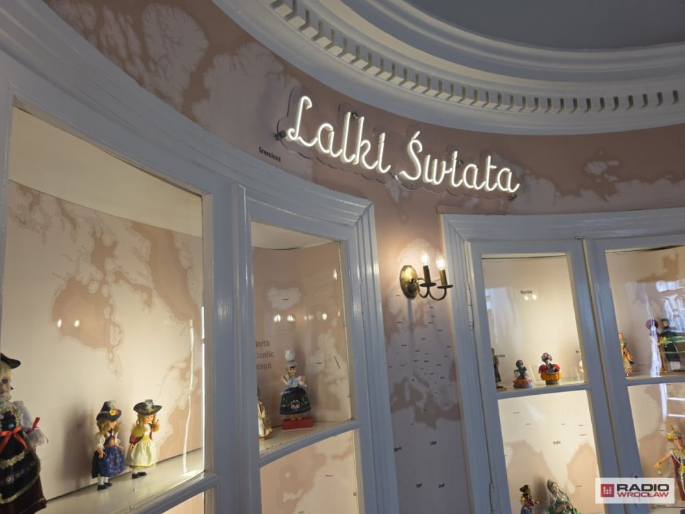 "Lalki świata" prezentowane na wystawie w Wałbrzychu. Wyjątkowa kolekcja w Muzeum Porcelany - Lalki świata są prezentowane na wystawie w wałbrzyskim Muzem Porcelany.