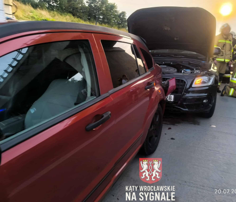 Pięć aut zderzyło się na A4 w okolicach Kostomłotów. Jedna osoba ranna - 0