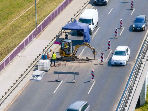 Remont Gądowianki we Wrocławiu. Zajęte są dwa pasy ruchu! Sprawdź szczegóły utrudnień - 0