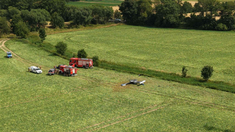 Awionetka rozbiła się w Strąkowej. Trwa zabezpieczenie wraku - 0