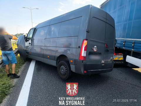 Poważny wypadek na AOW-u. Jedna osoba ranna - 2