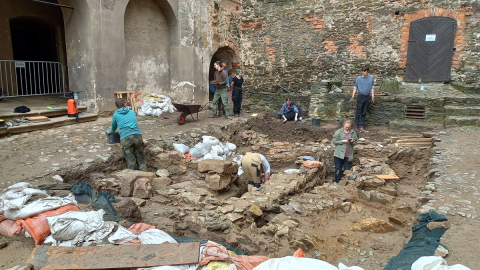 Zamek Bolków odkrywa sekrety. Trwają letnie badania z udziałem ochotników - 1