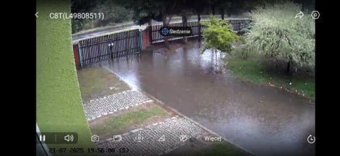 Woda zalewa ich posesje, a inwestycja... musi poczekać. Koszmar mieszkańców Legnicy potrwa kolejne miesiące - 0