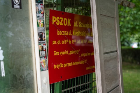 Wrocław tonie w śmieciach? To podwórko na Ołbinie jest już legendarne! Zalegające odpady to ogromny problem w naszym mieście - 12