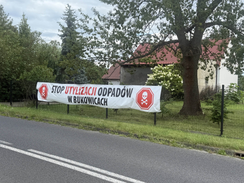 Pożar fabryki w Bukowicach. Mieszkańcy boją się kolejnych inwestycji obok ich domów - 6