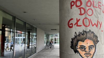 Jelenia G&oacute;ra: B&oacute;jka pod galerią handlową. Pijani nieletni szarpali się z ochroną