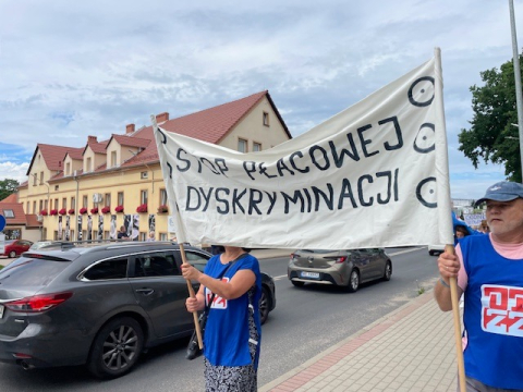 "Chcemy równego traktowania". Pracownicy Zakładów Ceramicznych „Bolesławiec” protestują przeciwko zmianom w wynagrodzeniach - 0