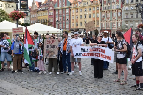 Flagi Palestyny, arafatki i puste garnki. Protestowali przeciwko działaniom Izraela - 0