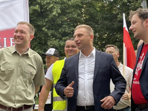 Bąkiewicz w Bogatyni: "Musimy rozpocząć walkę o polskość". Była też kontrmanifestacja - 4