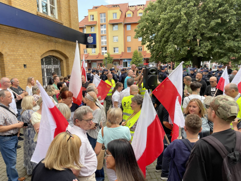 Bąkiewicz w Bogatyni: "Musimy rozpocząć walkę o polskość". Była też kontrmanifestacja - 5